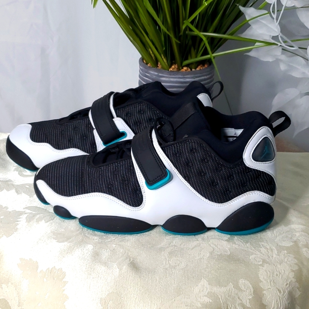 NIKE SNEAKERS